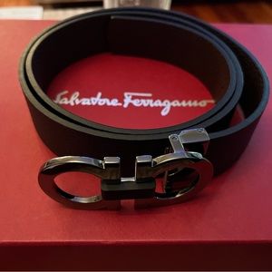 New Ferragamo Reversible Black/Brown Gancini Belt size 38(95cm).